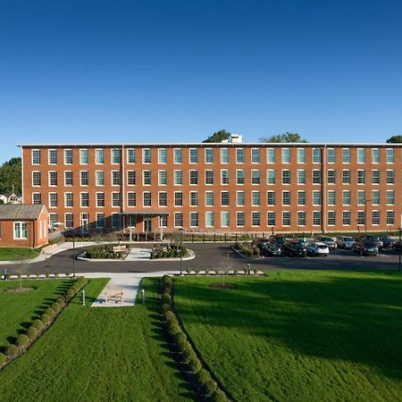 Fairfield Inn & Suites Madison Historic Eagle Cotton Mill Zewnętrze zdjęcie