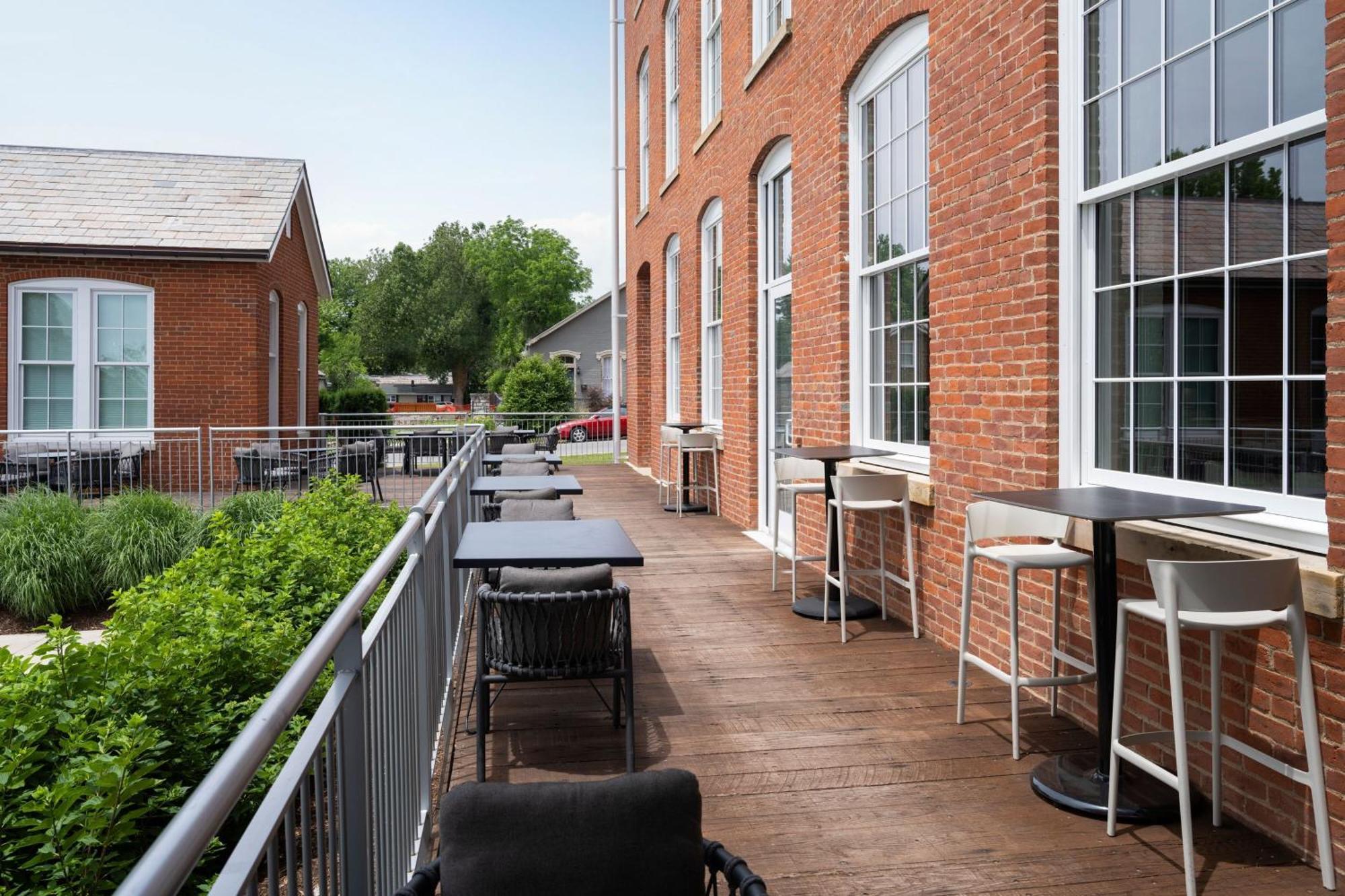 Fairfield Inn & Suites Madison Historic Eagle Cotton Mill Zewnętrze zdjęcie