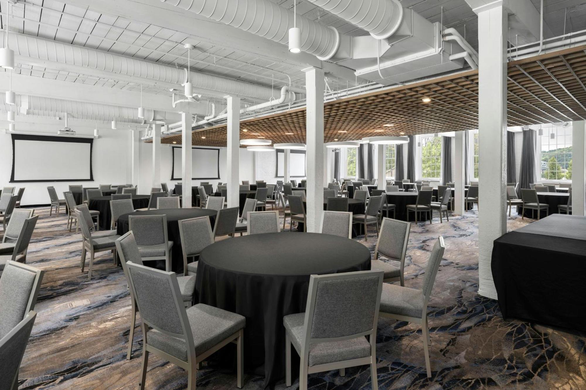 Fairfield Inn & Suites Madison Historic Eagle Cotton Mill Zewnętrze zdjęcie