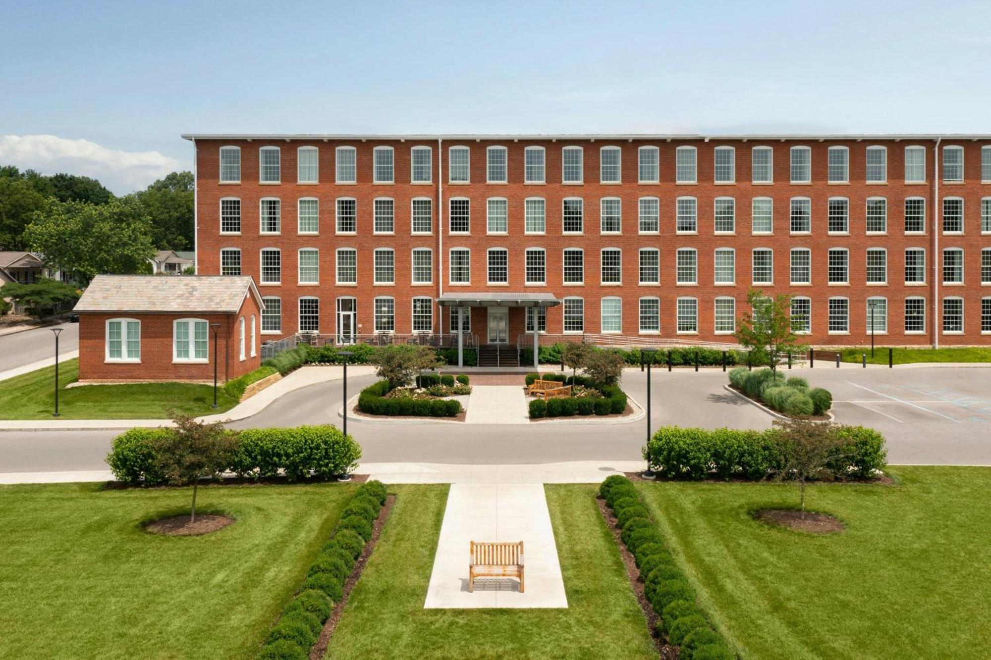 Fairfield Inn & Suites Madison Historic Eagle Cotton Mill Zewnętrze zdjęcie